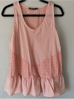 Doe & Rae pastel Peach Lace Overlay Tank size small